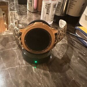 Samsung Smart Watch & Charger